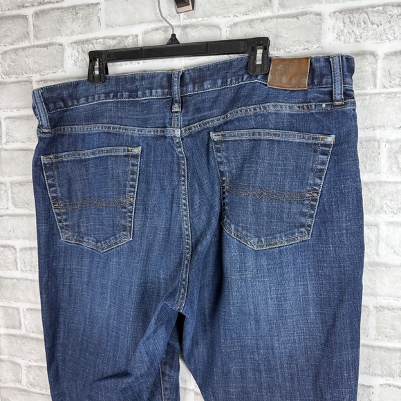 Lucky Brand 329 Classic Straight Leg Dark Wash Denim Jeans Mens 42 x 34 Stretch - Picture 4 of 13